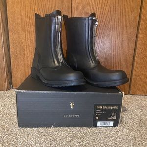 NIB Frye Rain Boots